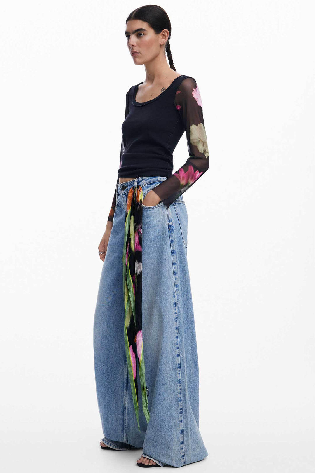 LS Tulle T-shirt w Floral Sleeve