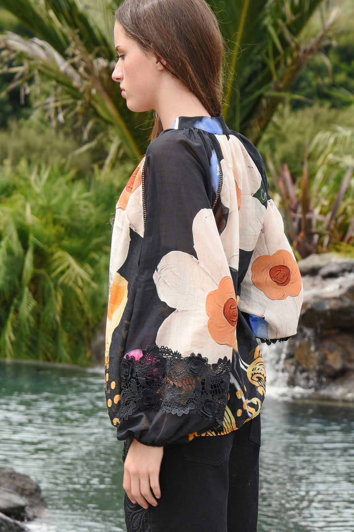 Lace To The Top Blouse in Ready To Bloom