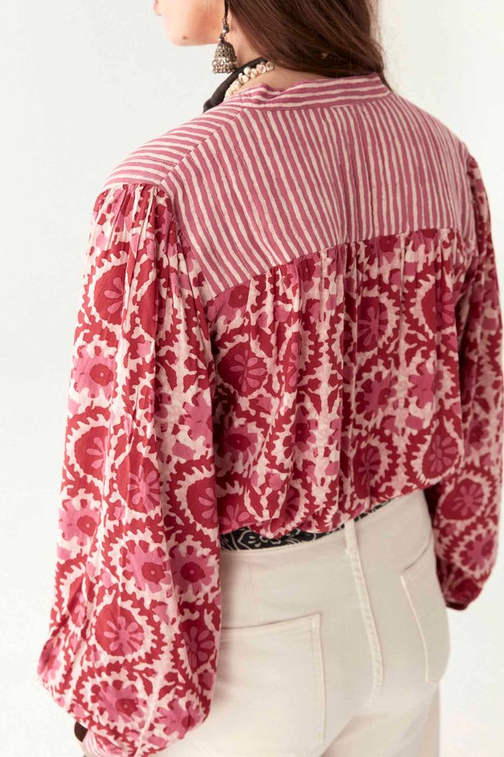 Leandra Flamingo Grooves in Hot Pink
