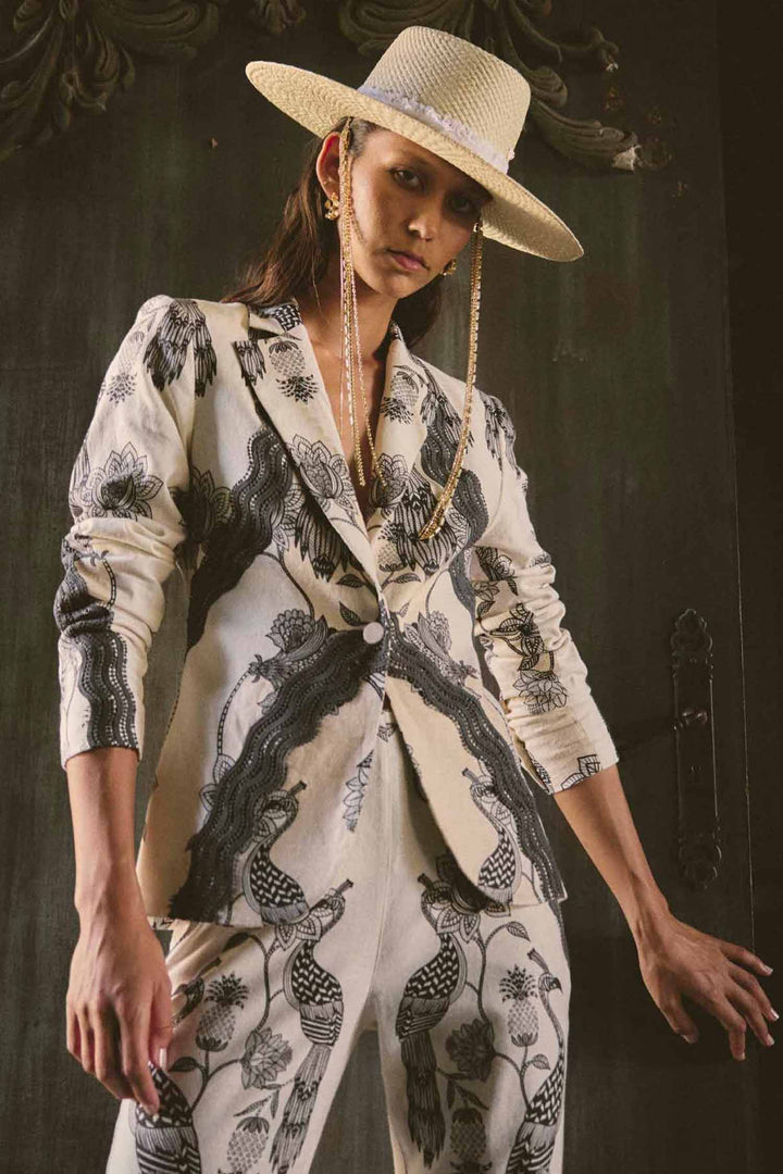 Leandro Contrast Lace Stretch Blazer in Imperial Stone