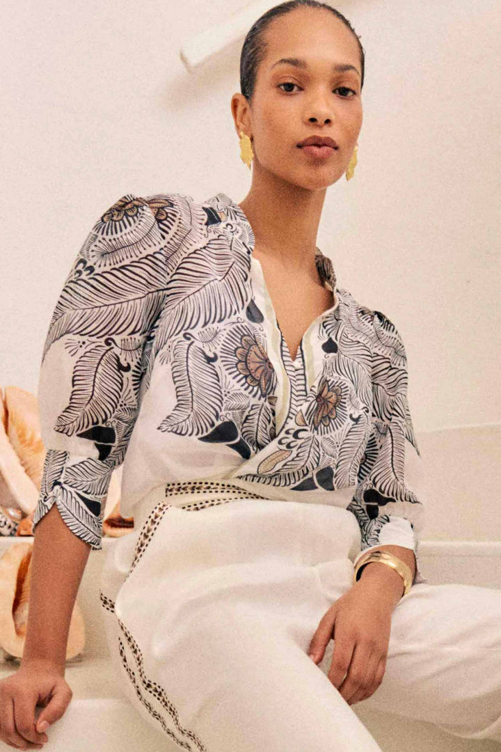 Leila Placement Print Curved Collar Shirt in Ivory Casablanca