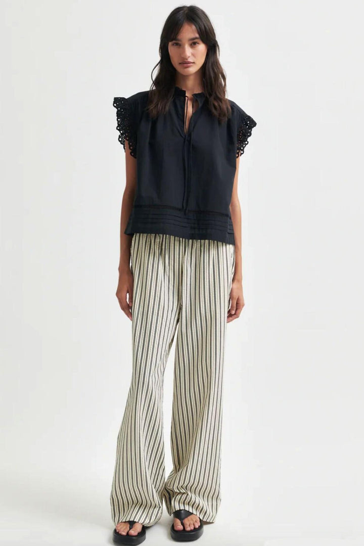 Limona Broderie Top in Black