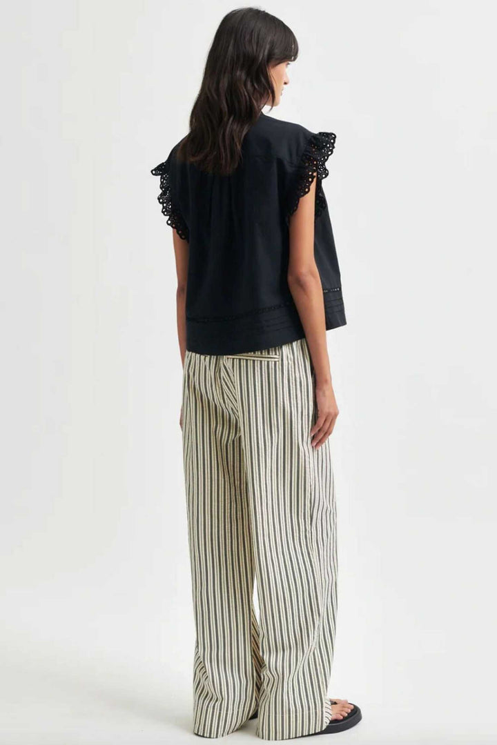 Limona Broderie Top in Black