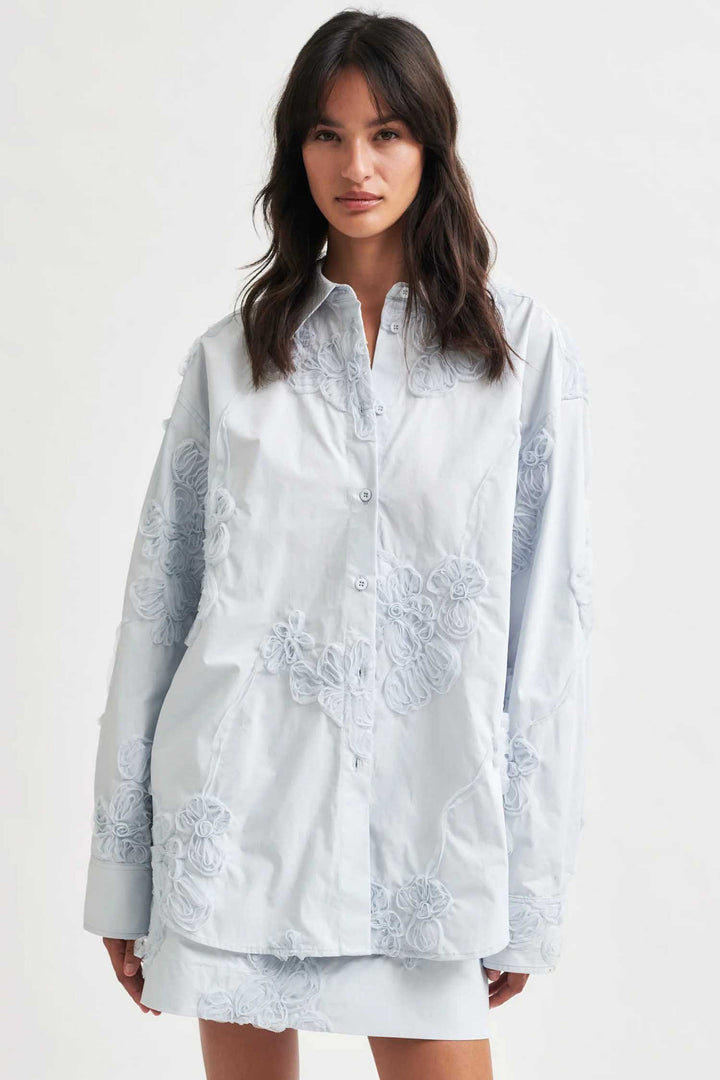 Liverno 3D Flower Shirt in Gray Dawn