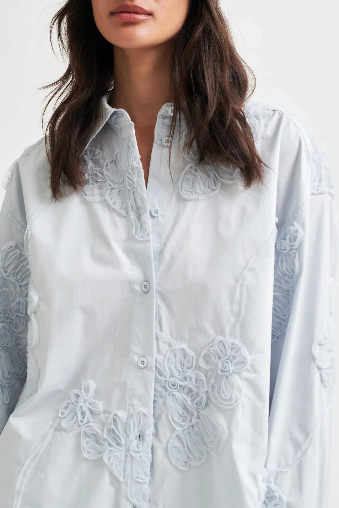 Liverno 3D Flower Shirt in Gray Dawn