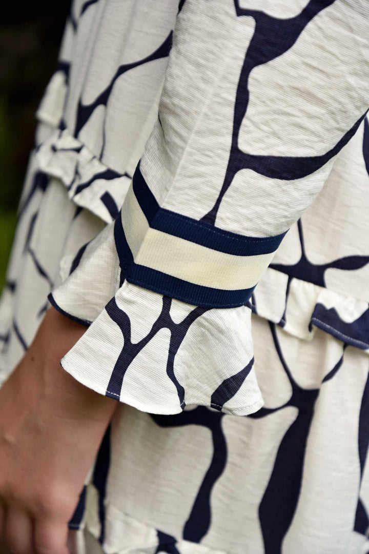 In the Long Dress in Shells