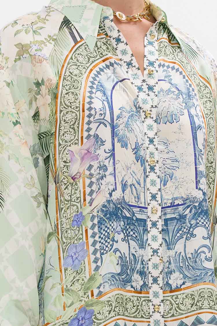 Long Line Shirt with Yoke and Button Detail in Jardim Party