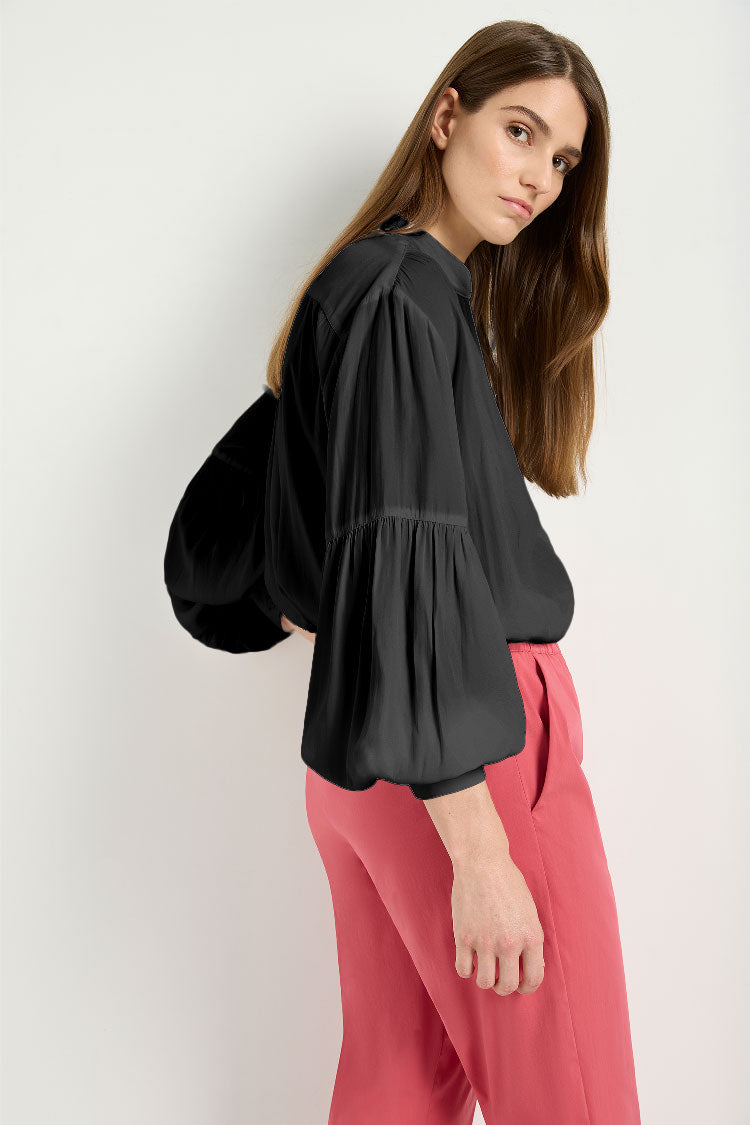 Meridian Blouse in Black
