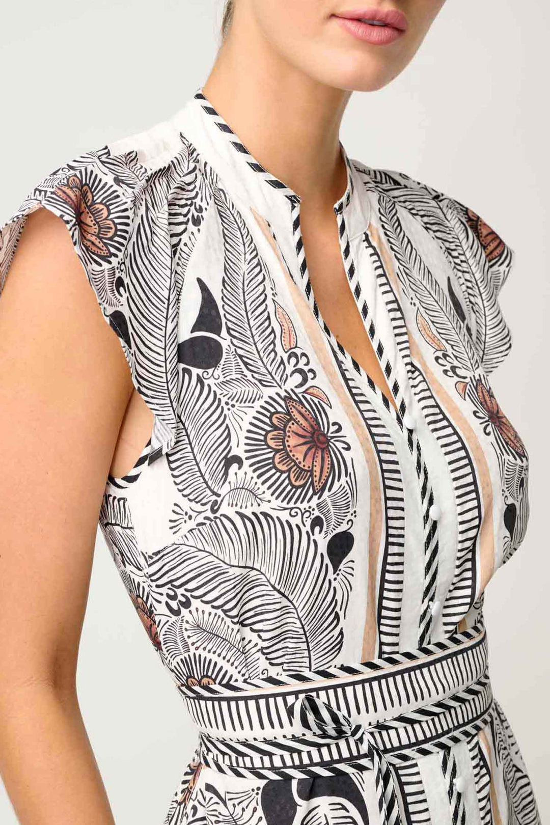 Malika Contrast Bind Flutter Sleeve Dress in Ivory Casablanca