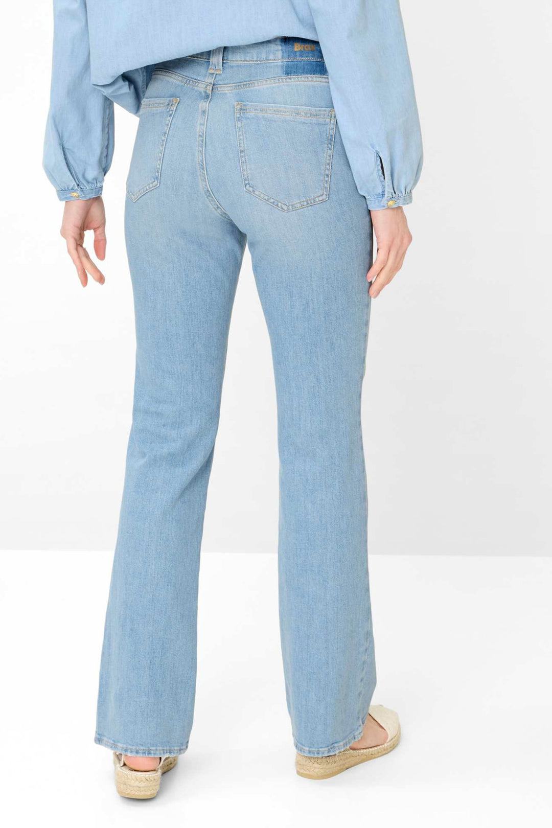 Mary Regular Boot Jean in Used Sky Blue