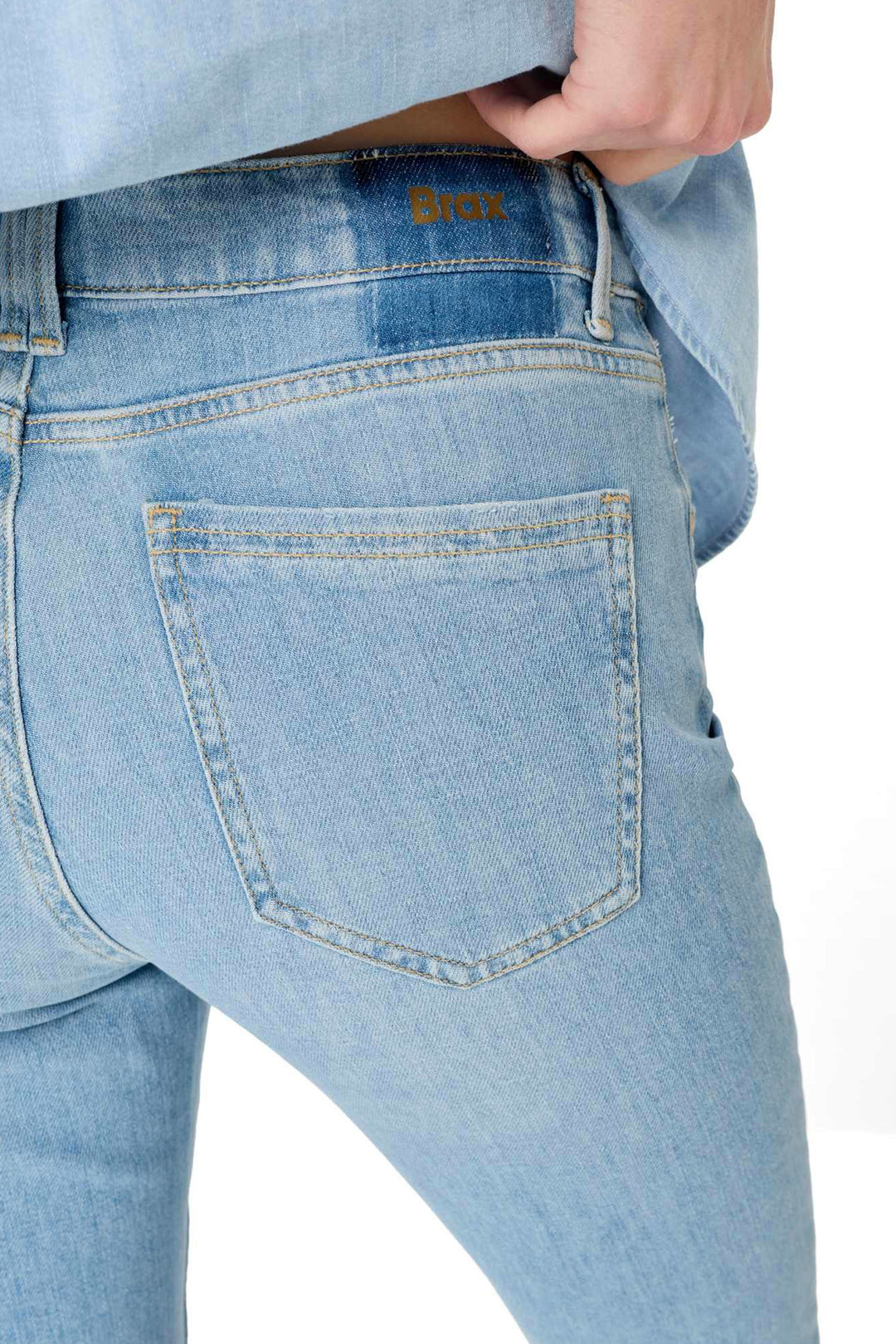 Mary Regular Boot Jean in Used Sky Blue
