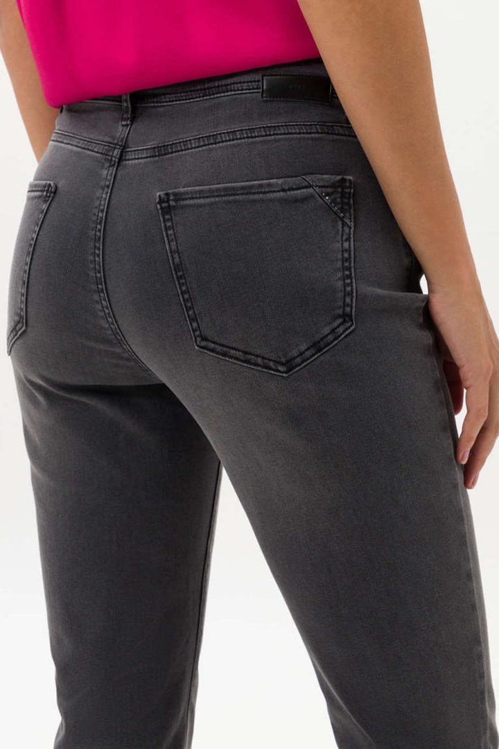 Mary Used Look Jeans in Used Black