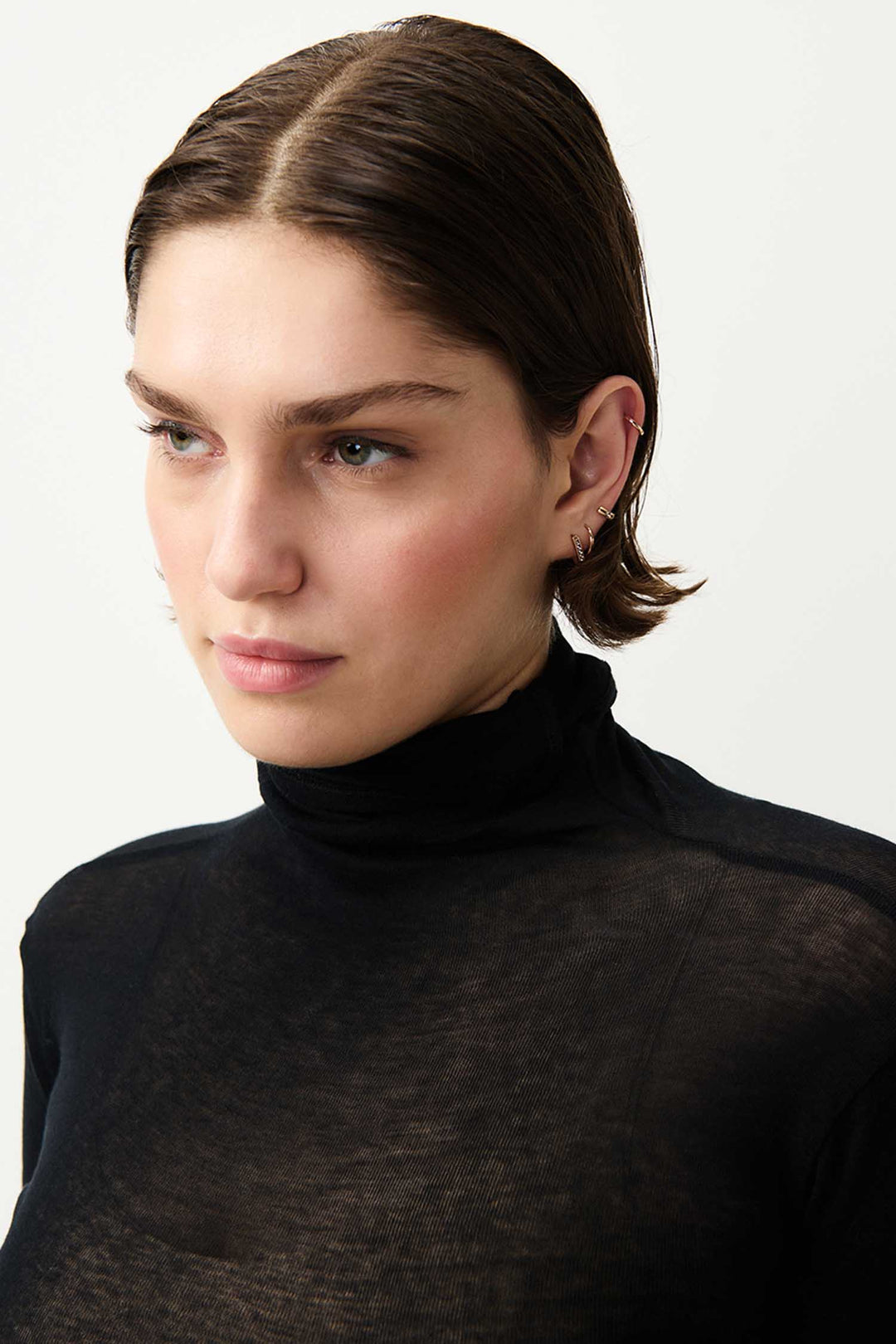 Massachusetts Turtleneck LS T-Shirt in Black