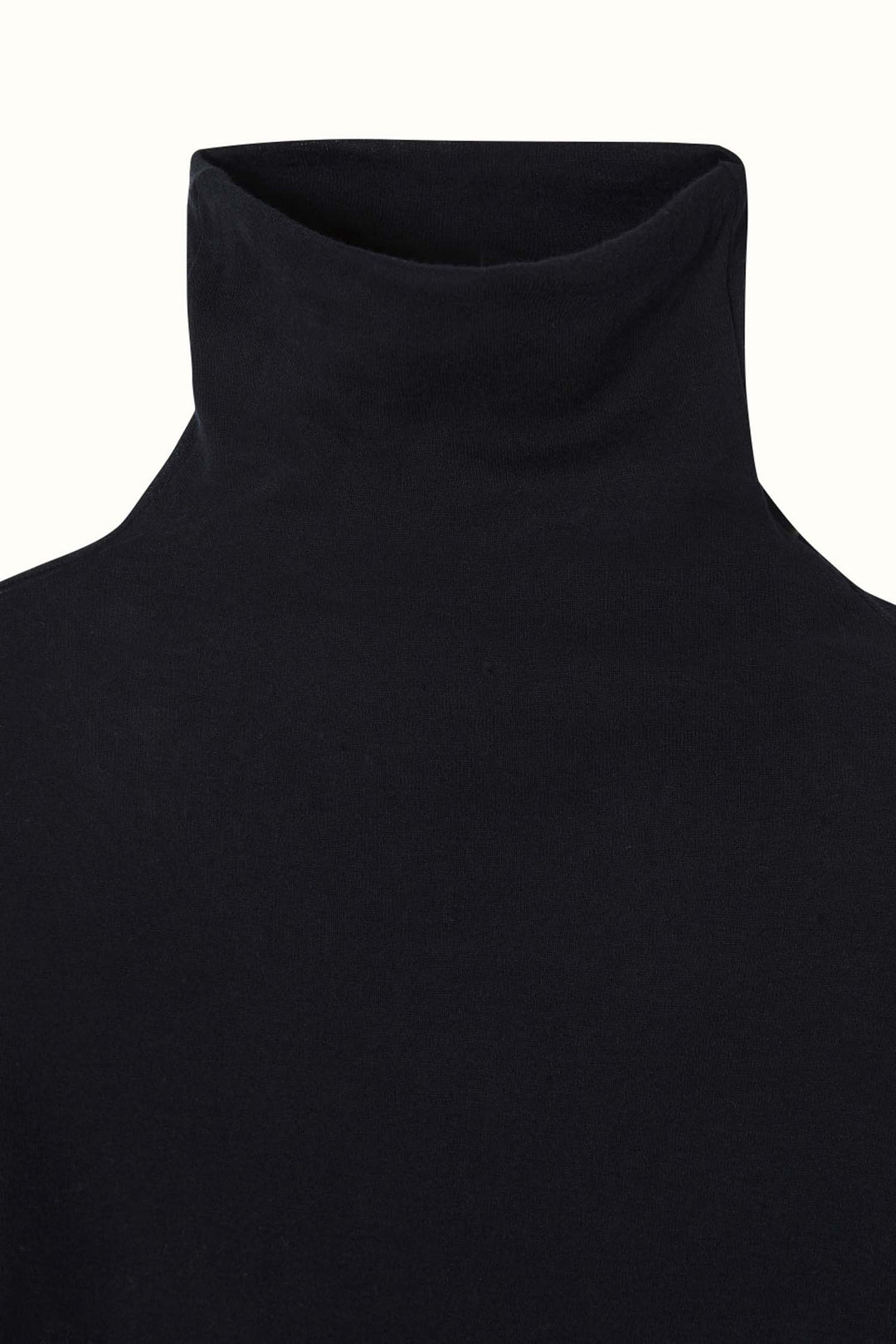 Massachusetts Turtleneck LS T-Shirt in Black