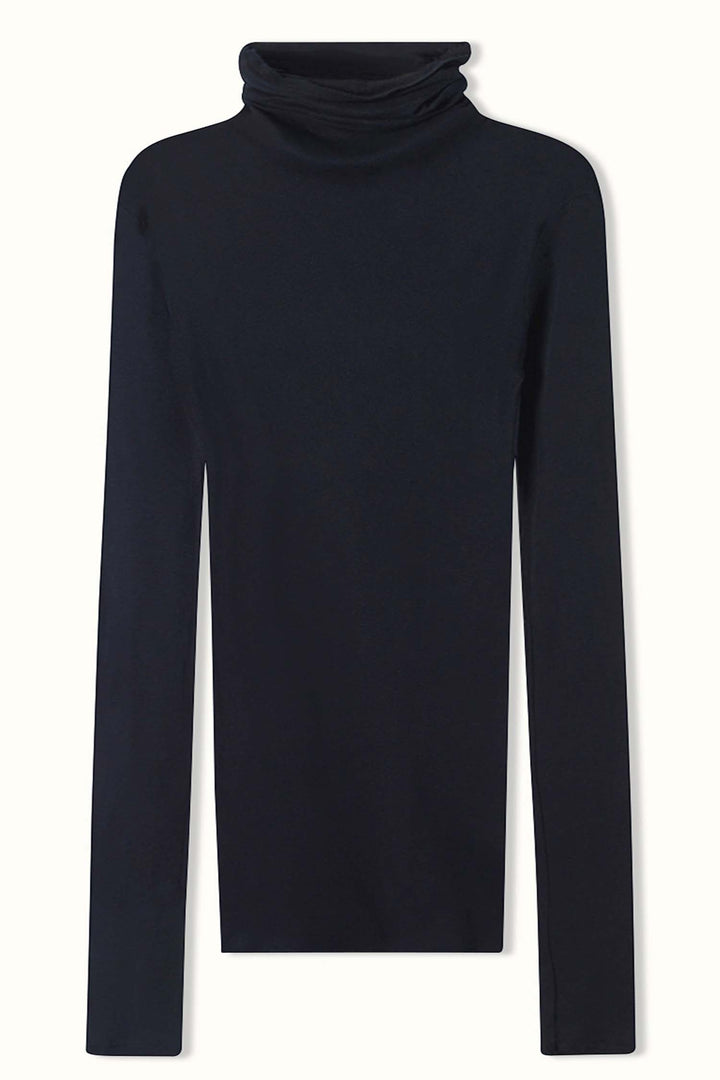 Massachusetts Turtleneck LS T-Shirt in Black