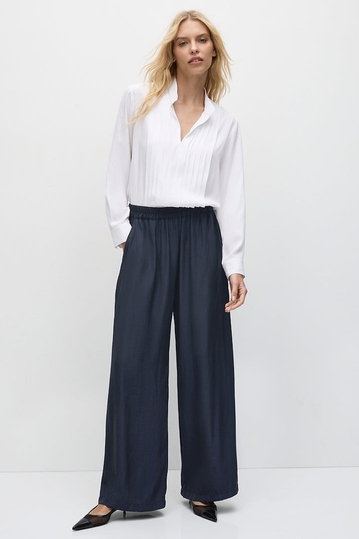 Maxi Pace Pant in Navy
