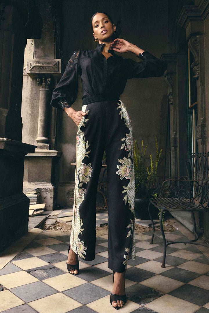 Merida Contrast Trim Pant in Mariposa Nero