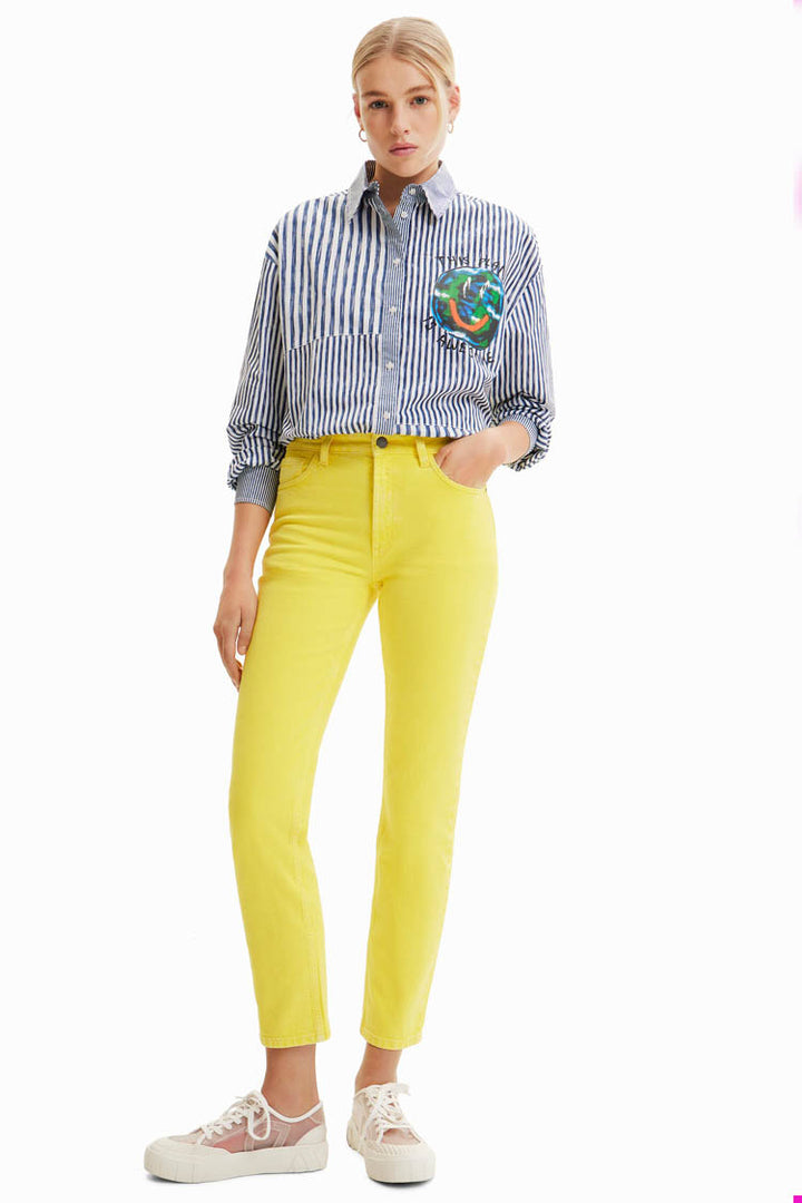 Mid-rise Straight Jeans in Lemon