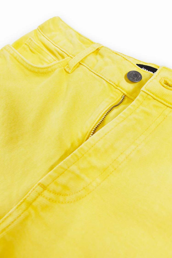 Mid-rise Straight Jeans in Lemon