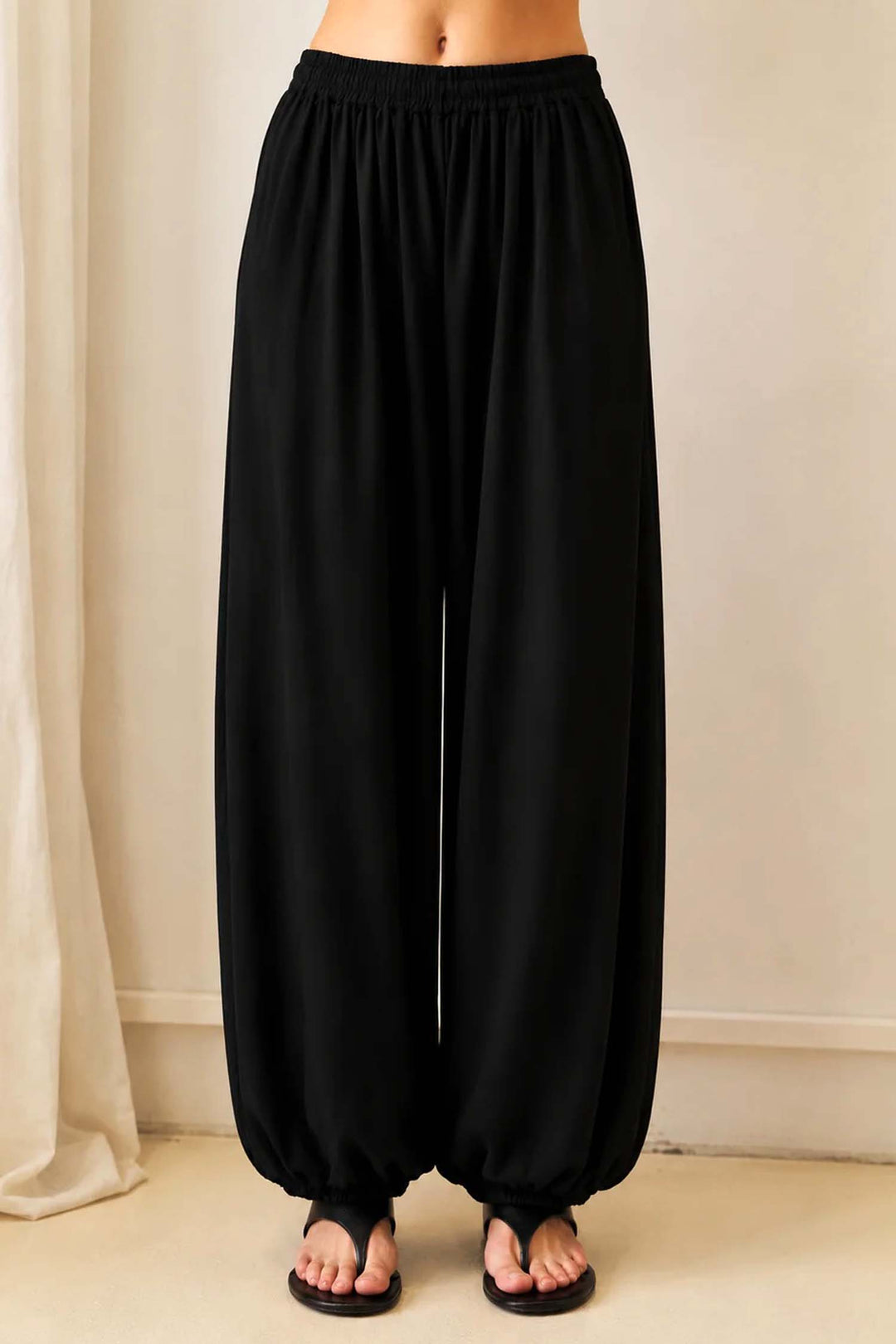 Miles Balloon Pant in Black