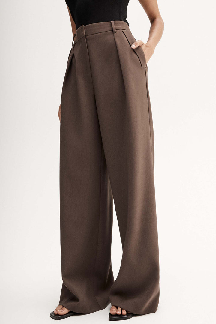 Monica Pant in Mocha