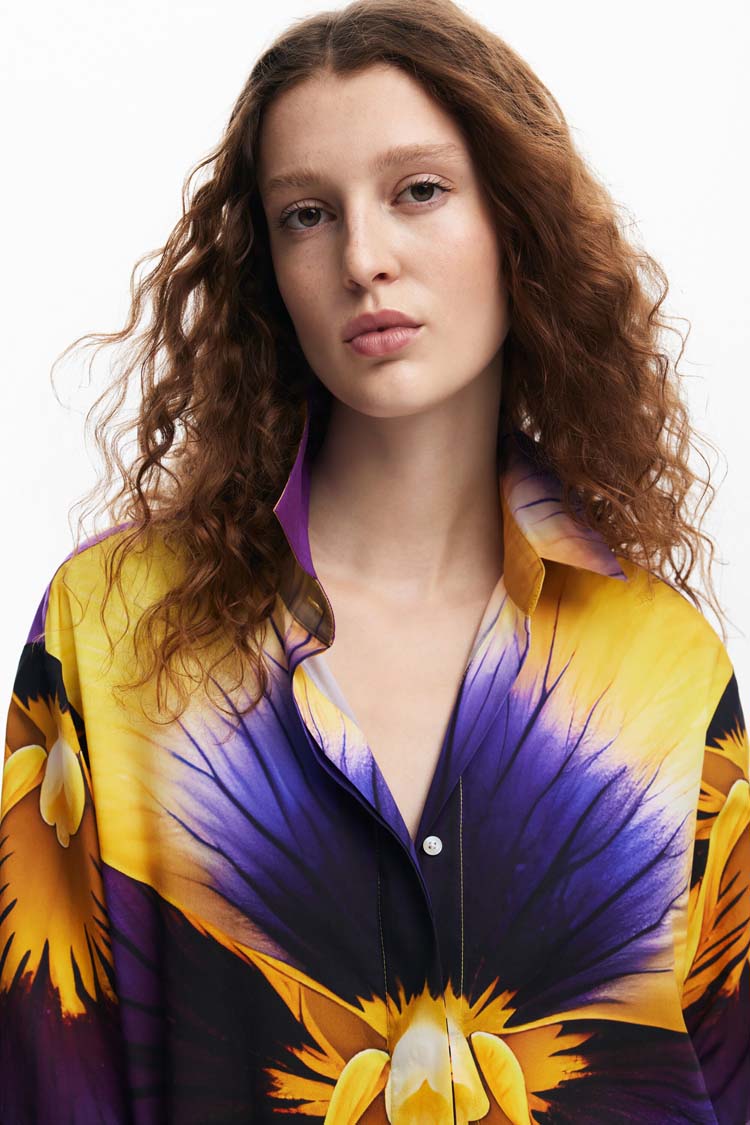 Oversized Lilium Shirt