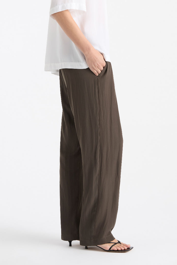 Pace Pant in Bracken