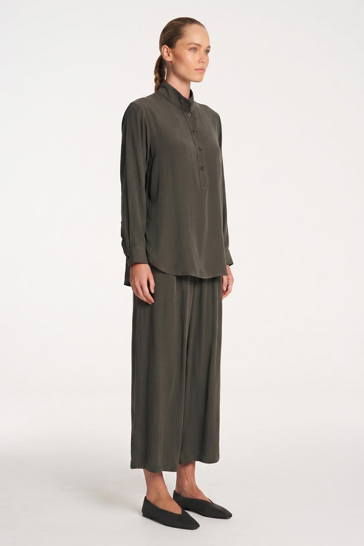 Pace Pant in Bark