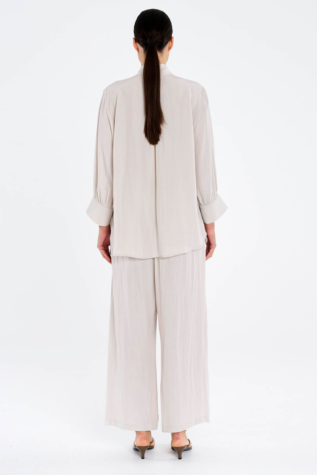 Pace Pant in Oyster