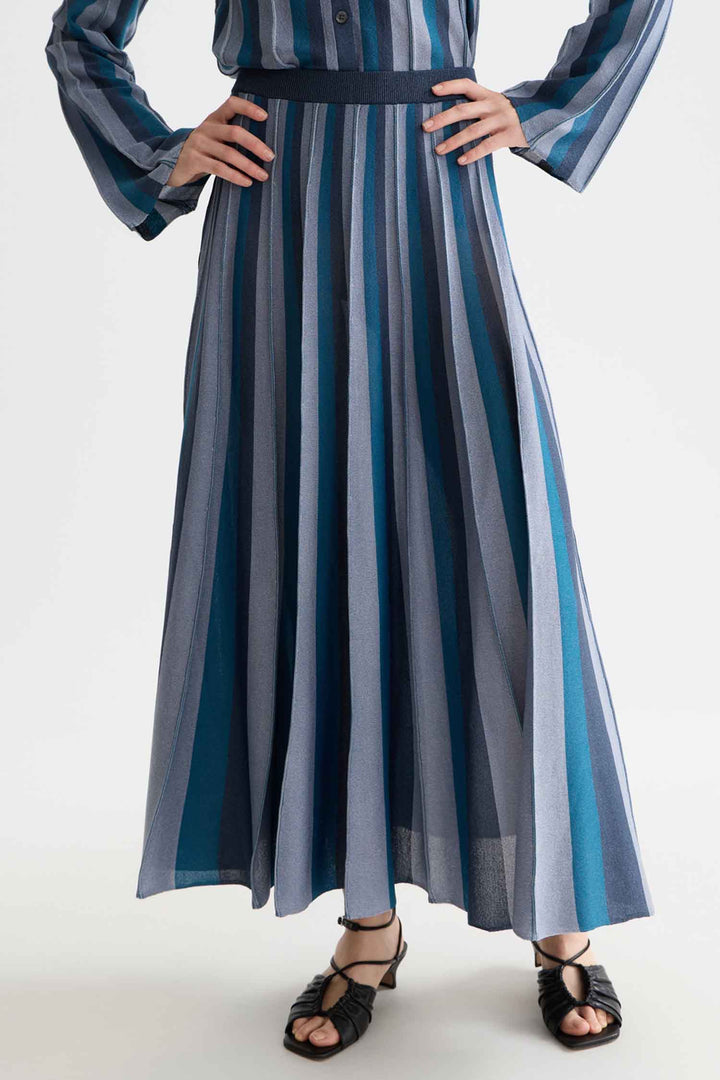 Pleated Knitted Midi Skirt in Carbon