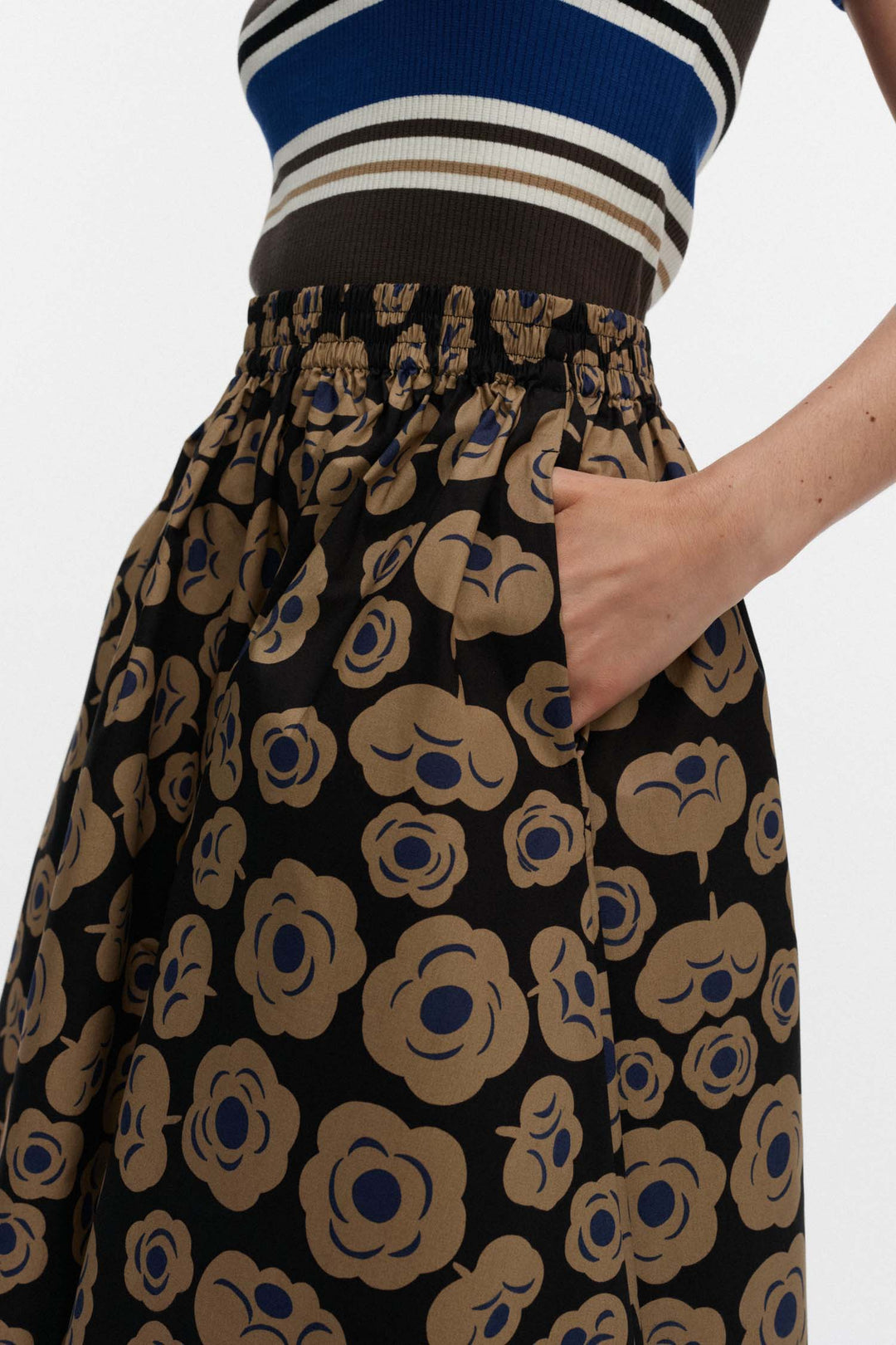 Poiminnot Skirt in Tumma Lithuania