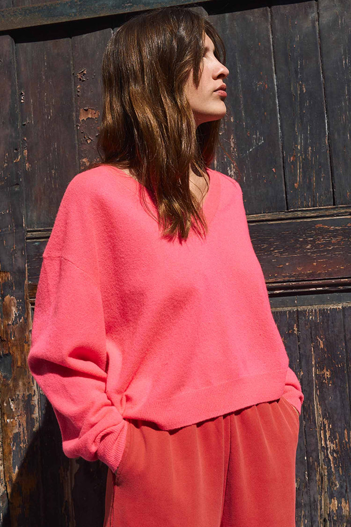 Raxow V-Neck LS Sweater in Fluorescent Hortensia