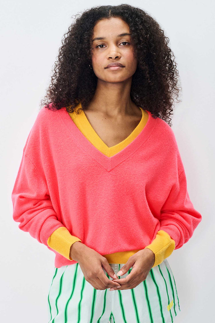 Raxow V-Neck LS Sweater in Fluorescent Hortensia