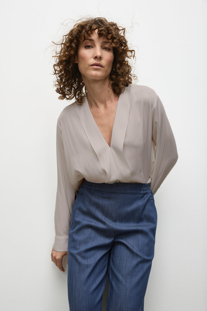 Ribbon Edge Shirt in Putty