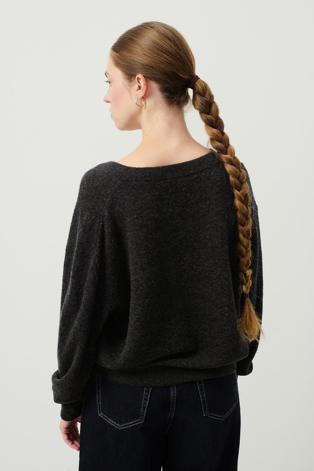 Raxow V-Neck LS Sweater in Black