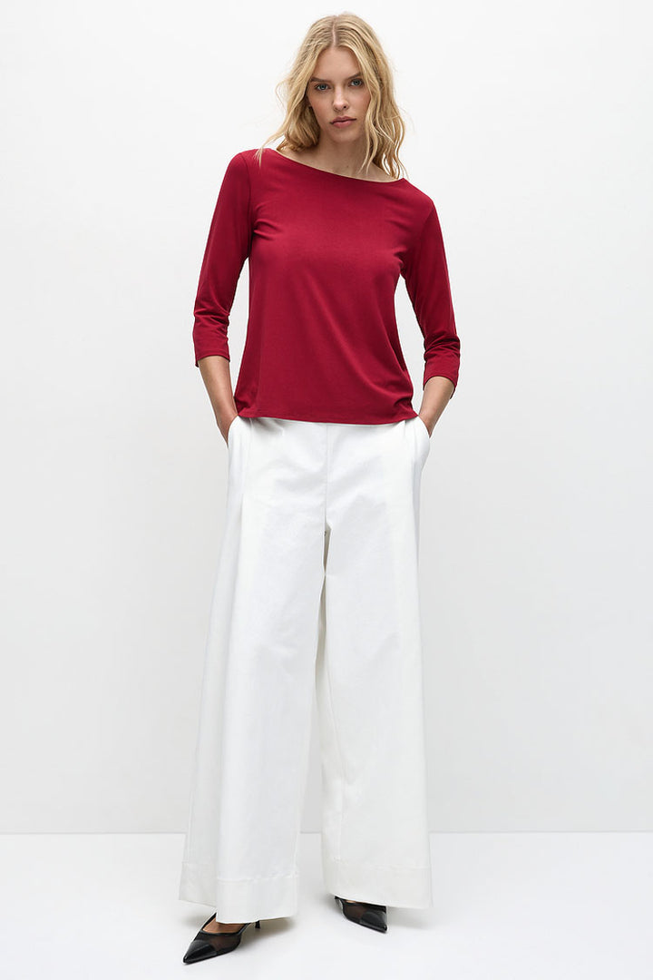 Relaxed Boat Neck in Berry