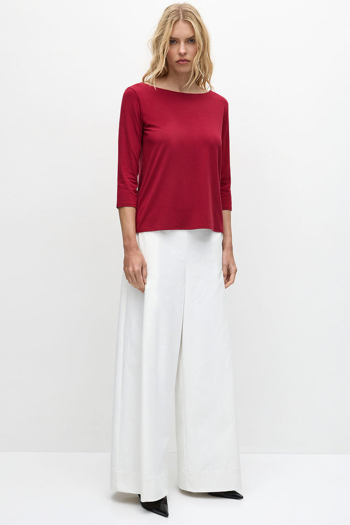 Relaxed Boat Neck in Berry