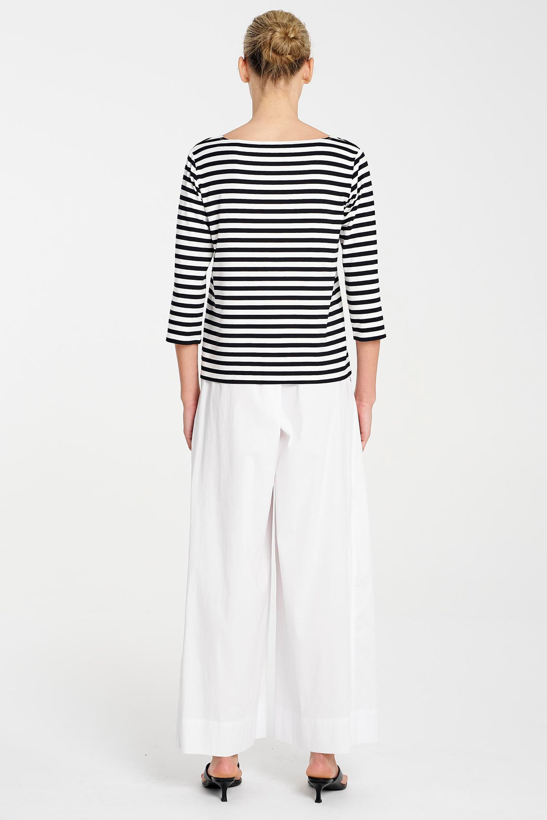 Relaxed Boat Neck in Black White