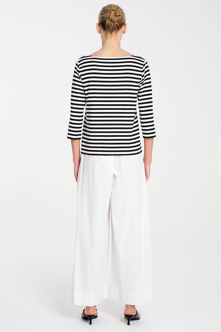 Relaxed Boat Neck in Black White