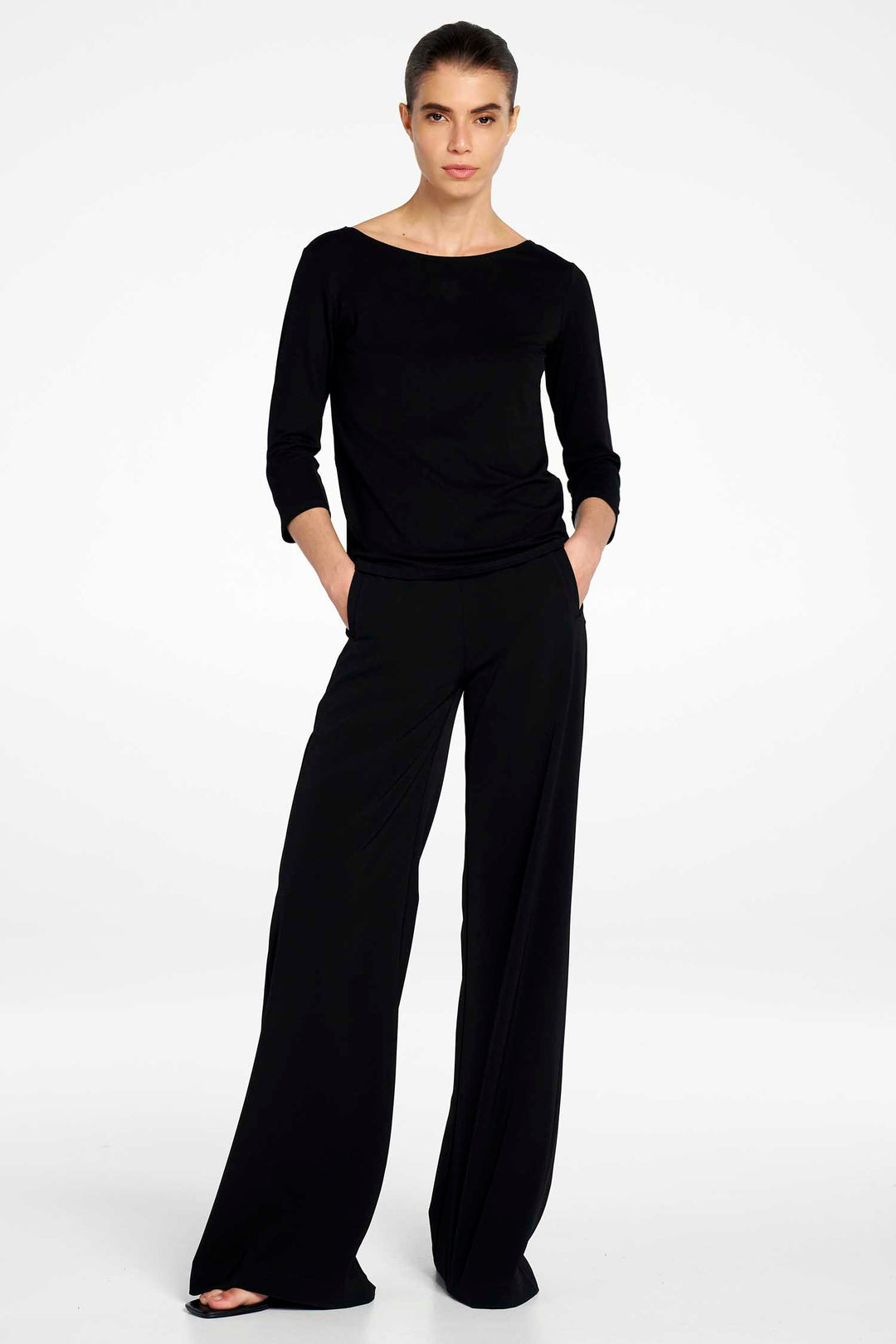 Relaxed Boat Neck in Black
