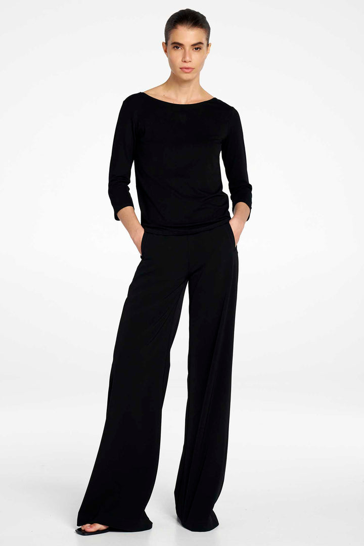 Relaxed Boat Neck in Black
