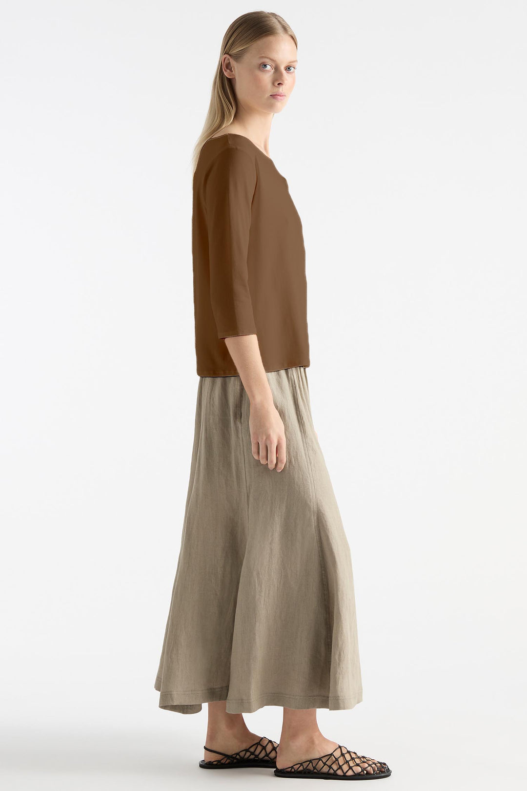 Relaxed Boat Neck in Nut