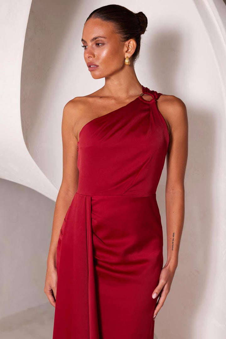 Rhea One Shoulder Gown in Wine