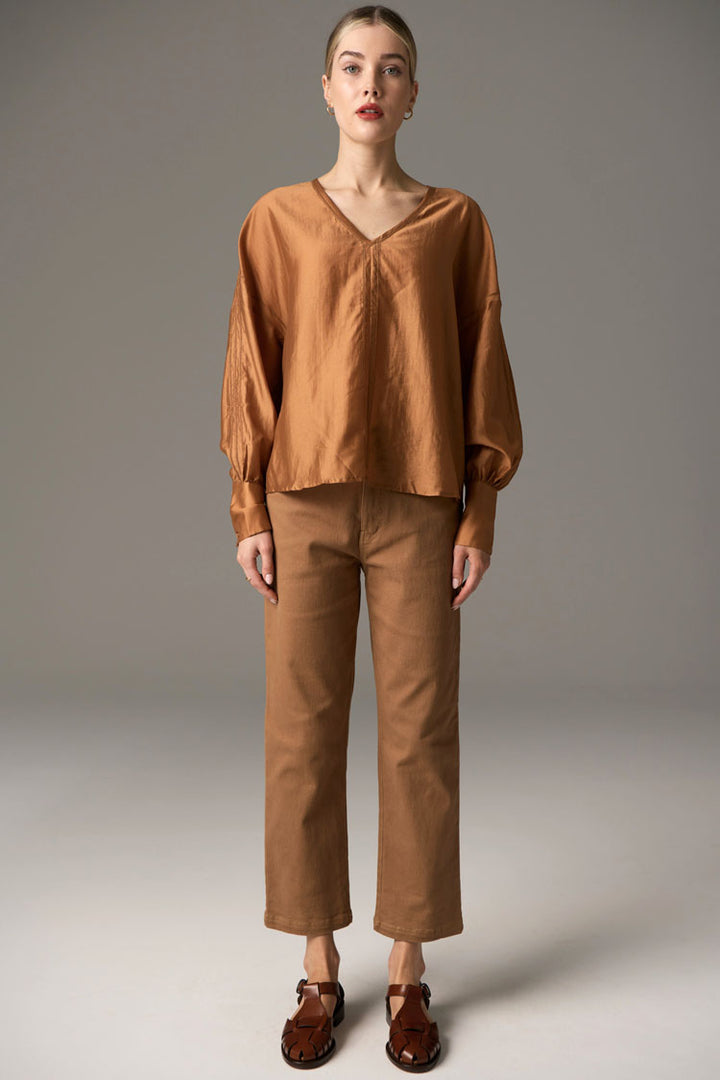 Rhea V Shirt in Toffee