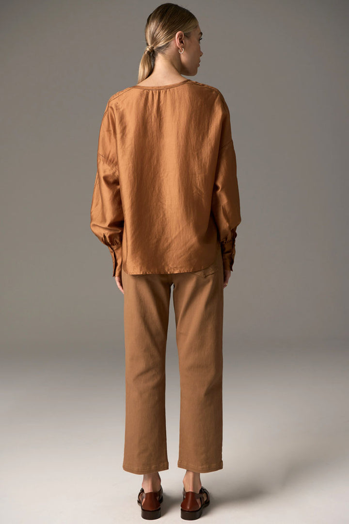Rhea V Shirt in Toffee