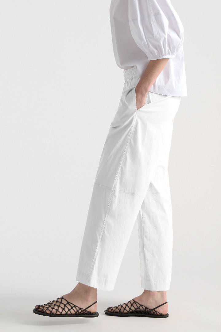 Slice Pace Pant in White
