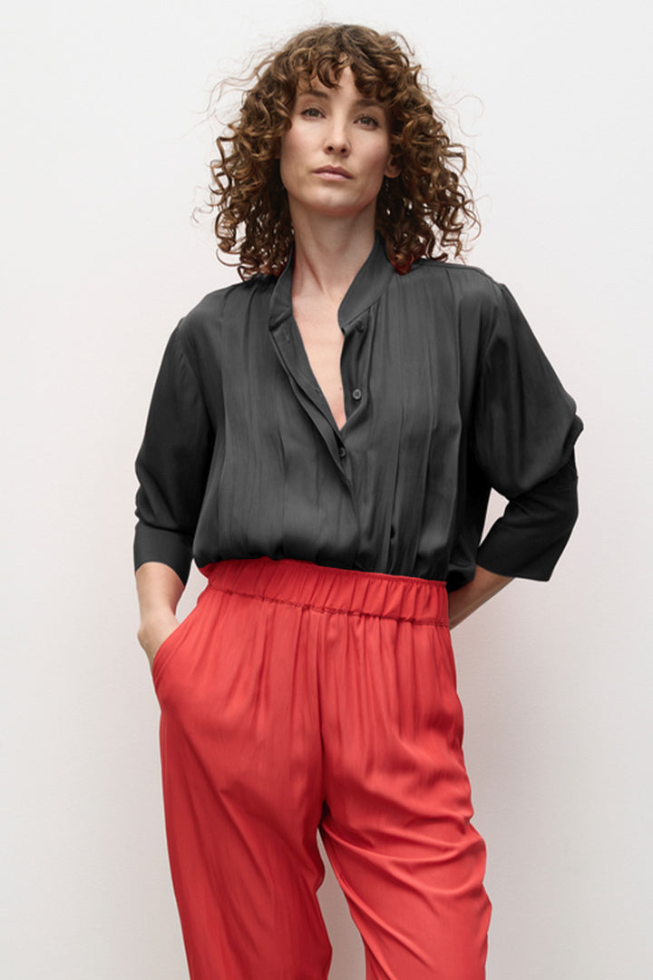 Smooth Pleat Blouse in Black