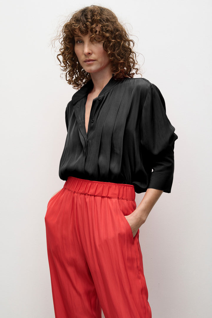 Smooth Pleat Blouse in Black