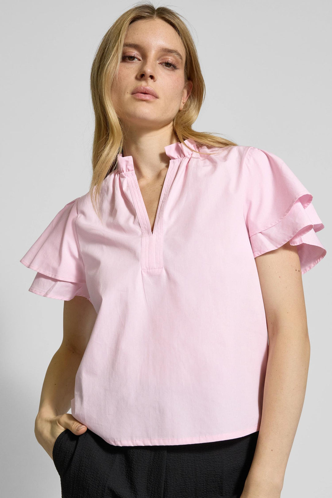 SS Blouse w Ruffled Collar in Spring Blush