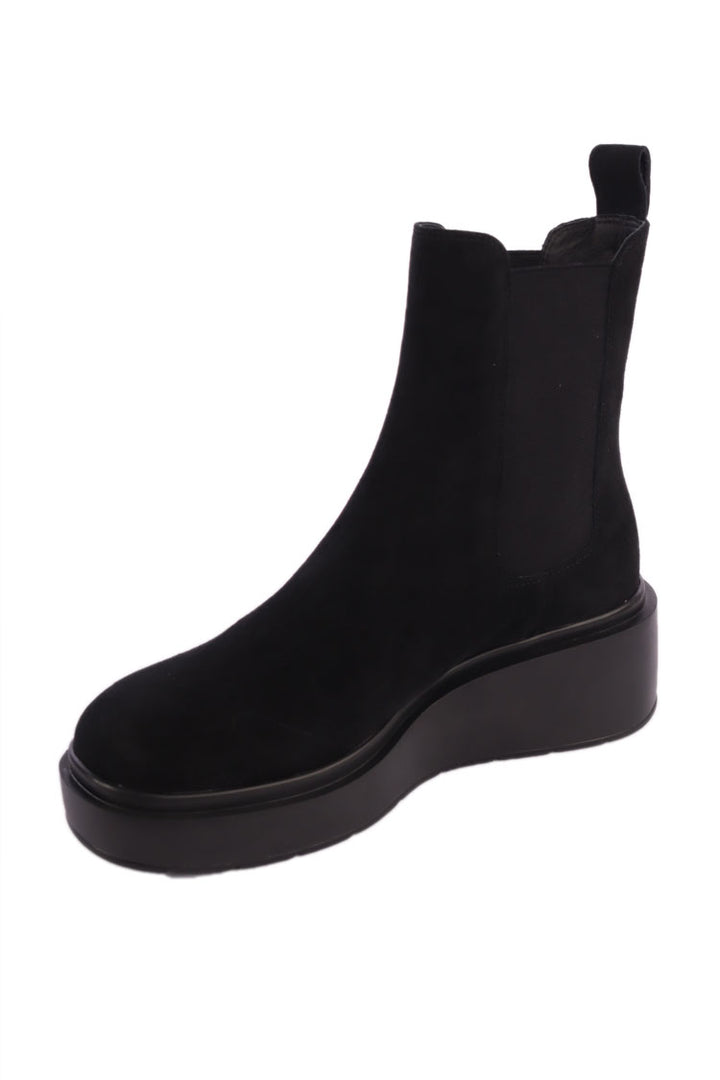 Sam Suede Chelsea Boots in Black